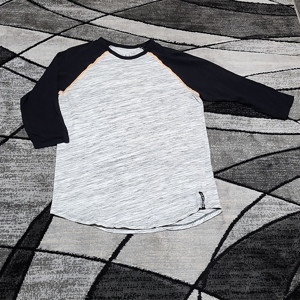 BUCKLE SOCIETY EXCLUSIVE BASEBALL 3/4 RAGLAN SLEEVES HEATHERED TEE-SHIRT